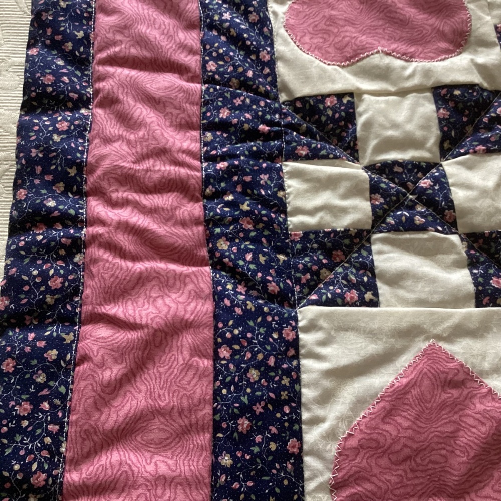 Handmade vintage quilted heart country wall hanging blue / mauve 29 x 29 inches - Picture 12 of 12